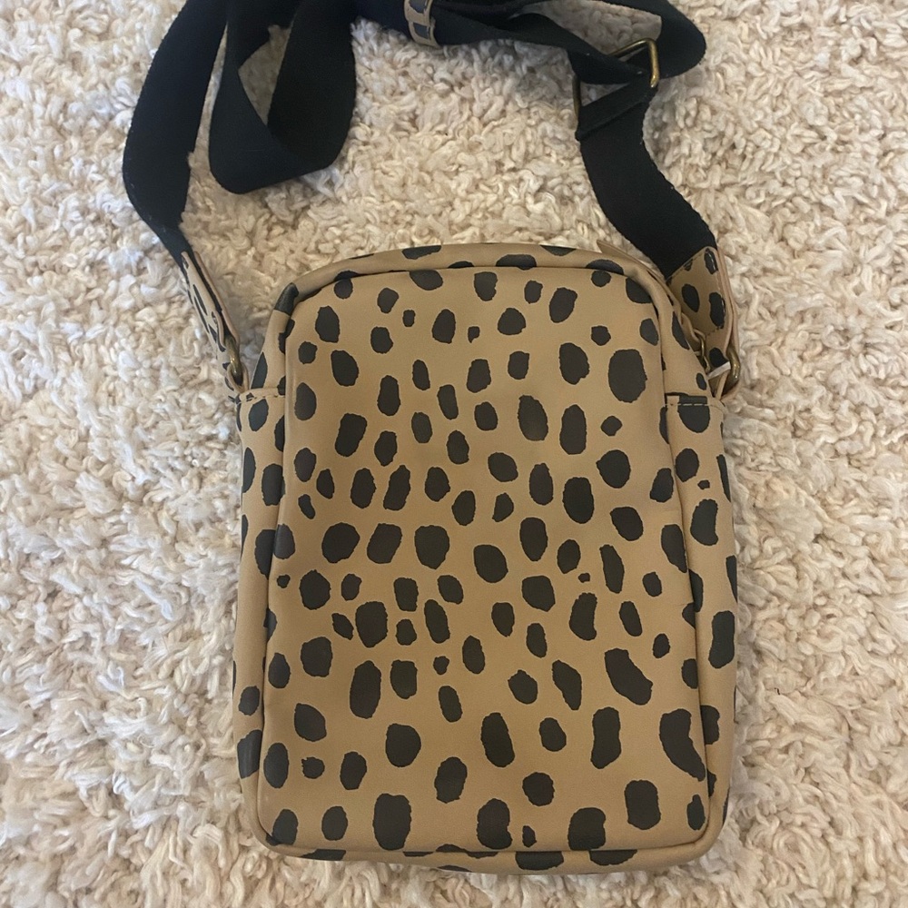 Universal Thread Crossbody - Picture 3 of 6